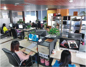 顺时针画册设计公司实景2