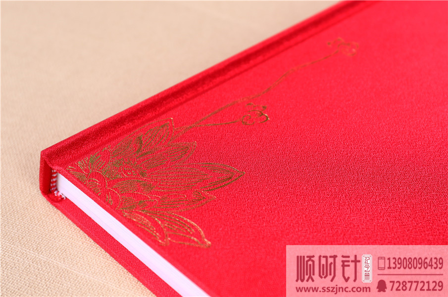 退休之际领导为何偷偷擦泪?原来是这本领导退休纪念相册制作!